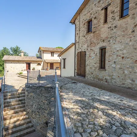 Borgo Pulciano 3*